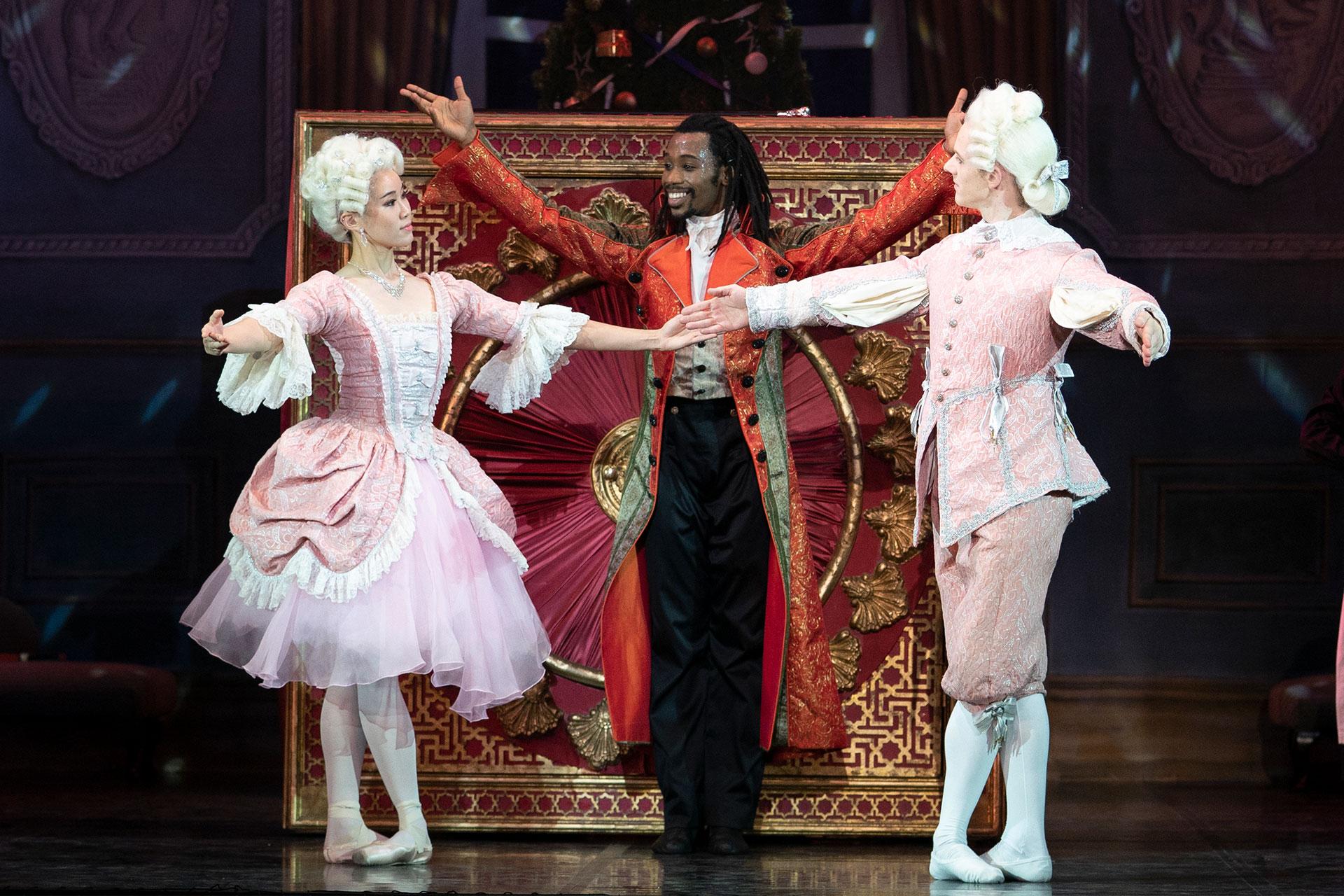 Uncle Drosselmeyer presents his life-sized clockwork French dancers