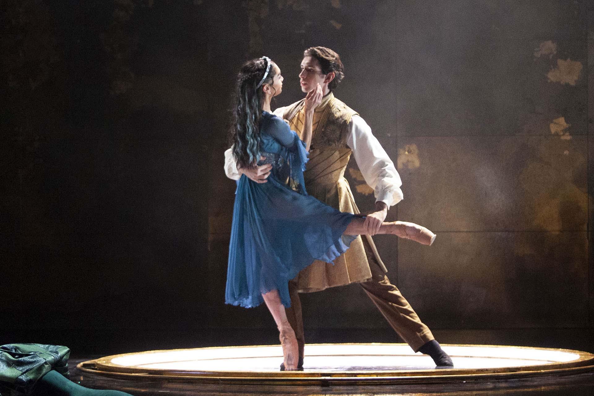 Ygraine and Uther falling in love